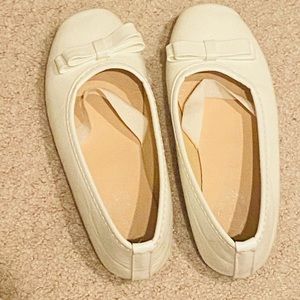 Little girls patent flats